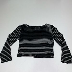 🍯 Forever 21 Black and White Stripped Crop Top